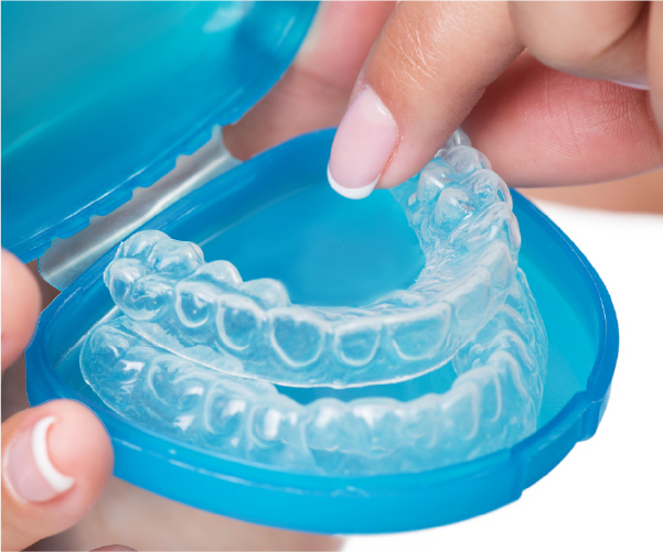 金属ブラケット